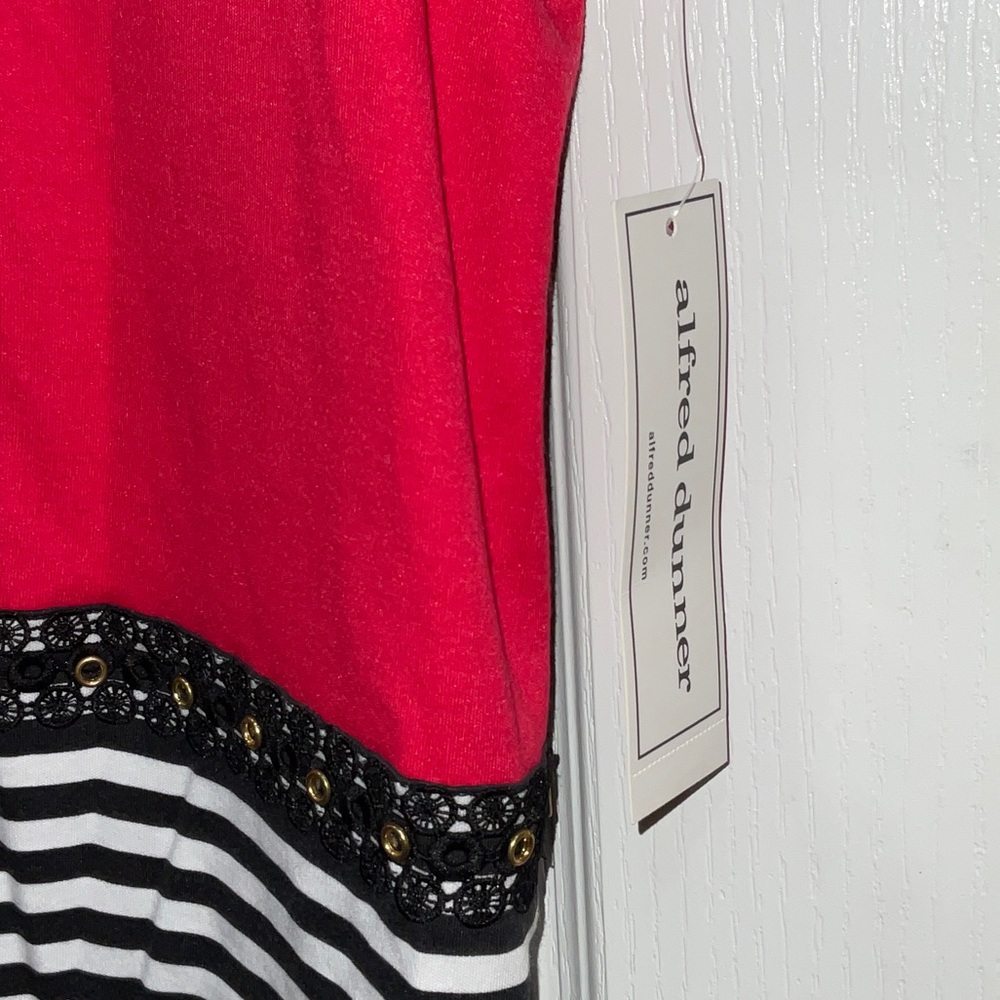 Alfred Dunner Black, White, and Red Patchwork Short Sleeve Top - Picture 5 of 7